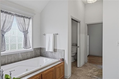 Welcome to this beautifully designed 4-bedroom, 4.5-bath home - photo 36