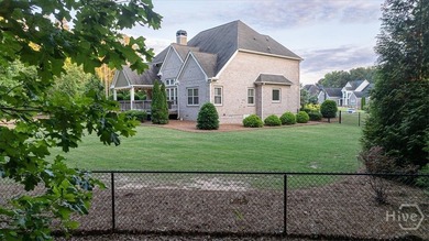 This stunning better than new, estate-style home sits on 1.78 - photo 38