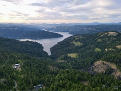 Log home with views of Dworshak Reservoir! This exceptional - photo 5
