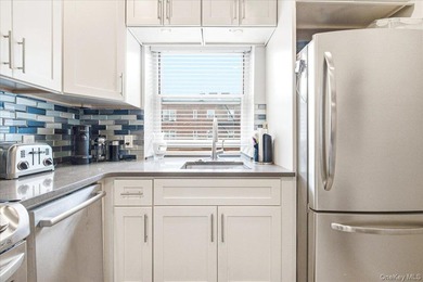 Discover the most neighborly, pet friendly, prewar coop in - photo 15