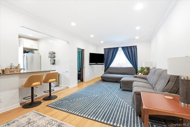 Discover the most neighborly, pet friendly, prewar coop in - photo 17