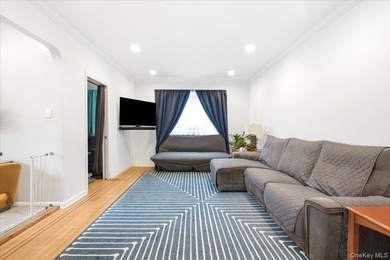 Discover the most neighborly, pet friendly, prewar coop in - photo 19