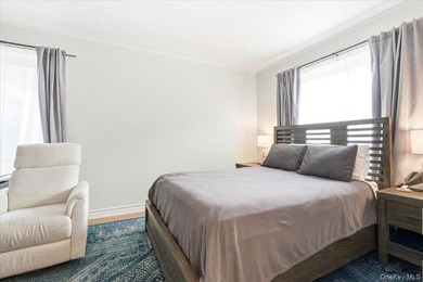 Discover the most neighborly, pet friendly, prewar coop in - photo 26