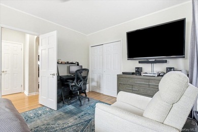 Discover the most neighborly, pet friendly, prewar coop in - photo 28