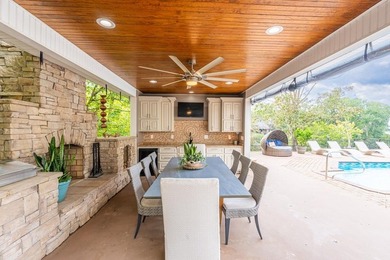 Exquisite in every detail this amazing home has an abundance of - photo 32