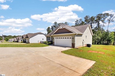 NO HOA! Beautiful 1/2 Acre Lot Just Minutes From Downtown Greer! - photo 3