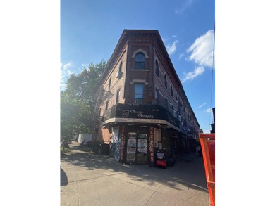 Amazing 3 story mixed use property for sale in Borough Park. 4 - photo 3