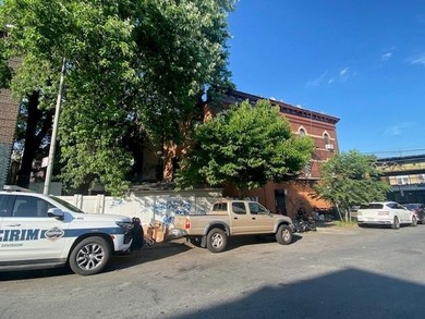 Amazing 3 story mixed use property for sale in Borough Park. 4 - photo 4