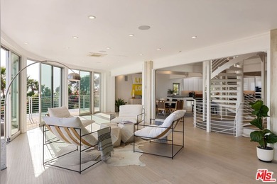 Presenting the Malibu Water Tower House - an iconic - photo 15