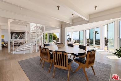 Presenting the Malibu Water Tower House - an iconic - photo 19