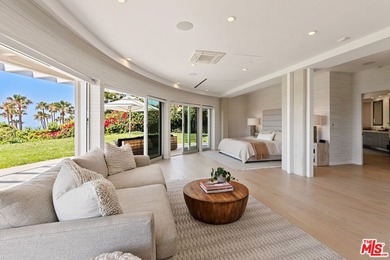 Presenting the Malibu Water Tower House - an iconic - photo 27