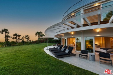 Presenting the Malibu Water Tower House - an iconic - photo 32