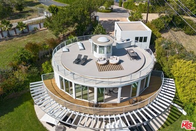 Presenting the Malibu Water Tower House - an iconic - photo 38
