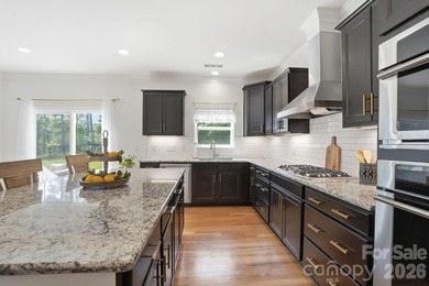 Welcome to this exceptional golf course home in The Palisades - photo 3