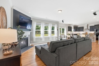 Welcome to this exceptional golf course home in The Palisades - photo 9