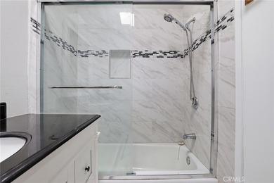 Welcome to this beautifully maintained 2-bedroom, 2-bathroom - photo 13