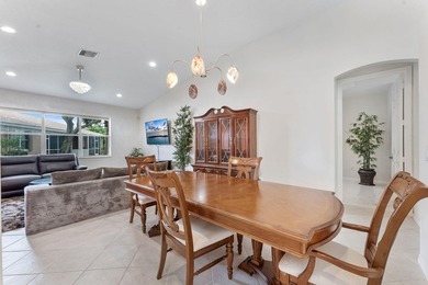 Beautifully maintained 3-bedroom, 2.5-bath home located on a - photo 14