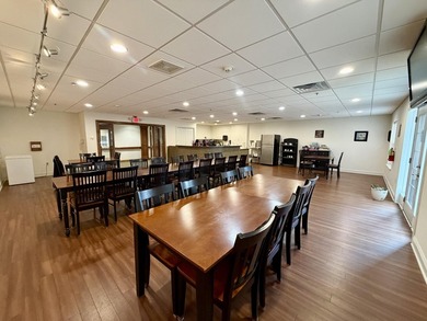 Located in the heart of downtown, walking distance to endless - photo 18
