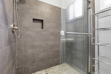 Welcome to this beautifully maintained 2-bedroom, 2-bathroom - photo 20