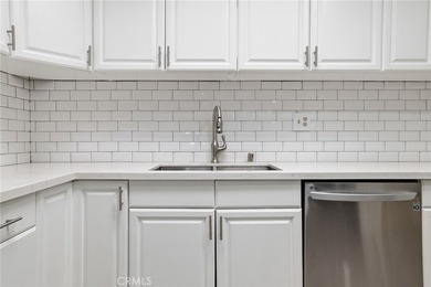 Welcome to this beautifully maintained 2-bedroom, 2-bathroom - photo 23
