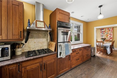 Welcome to this full brick, 2-bedroom, 2-bath, cape home - photo 7