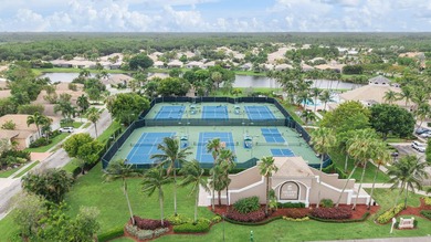 Beautifully maintained 3-bedroom, 2.5-bath home located on a - photo 35
