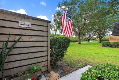 Lake Townhome/Townhouse For Sale in Palm Beach Gardens, Florida