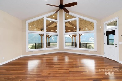 Fantastic Views! This beautiful home offers 3 bedrooms, 3 - photo 6