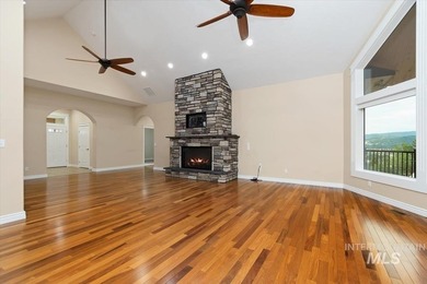 Fantastic Views! This beautiful home offers 3 bedrooms, 3 - photo 10