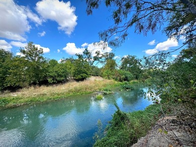 HALF-MILE RIVER FRONTAGE. Discover one of the most exceptional - photo 4