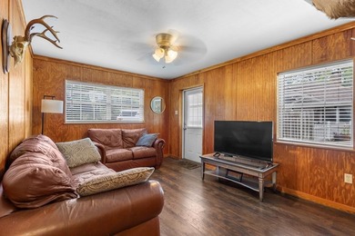 Spacious brick home with separate guest house, pool, and - photo 48