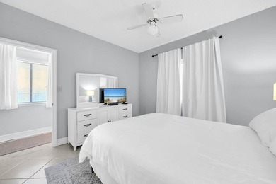 Welcome to The Palms at Seagrove, ideally situated in the heart - photo 7