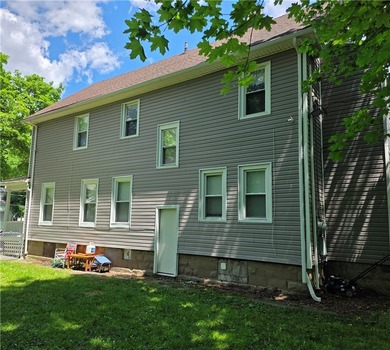 Turnkey investor's dream or perfect owner-occupant opportunity - photo 8