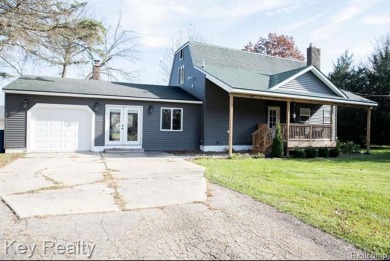 Lake Fenton Home For Sale in Fenton Michigan