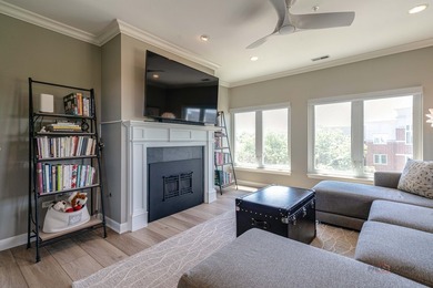 LARGEST PENTHOUSE END-UNIT | POND VIEWS | 3 BEDROOMS | 2.1 BATHS - photo 13