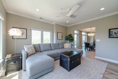 LARGEST PENTHOUSE END-UNIT | POND VIEWS | 3 BEDROOMS | 2.1 BATHS - photo 14