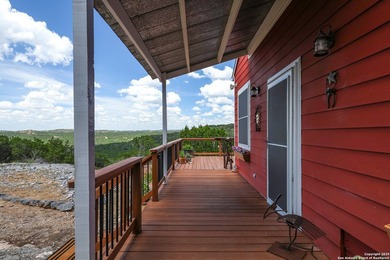 *GREAT NEW PRICE*Remarkable property on 2 parcels totaling 24.69 - photo 7
