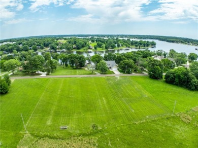 Lake Viking Lot For Sale in Gallatin Missouri