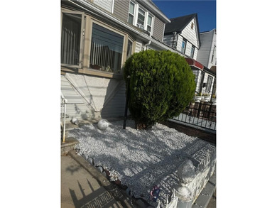 This beautiful East Flatbush one family home. This home is a - photo 5