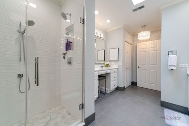 LARGEST PENTHOUSE END-UNIT | POND VIEWS | 3 BEDROOMS | 2.1 BATHS - photo 27