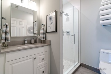 LARGEST PENTHOUSE END-UNIT | POND VIEWS | 3 BEDROOMS | 2.1 BATHS - photo 31
