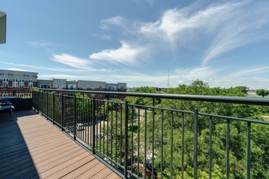 LARGEST PENTHOUSE END-UNIT | POND VIEWS | 3 BEDROOMS | 2.1 BATHS - photo 34