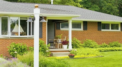 THOUGHTFULLY DESIGNED. METICULOUSLY MAINTAINED. TRULY - photo 2