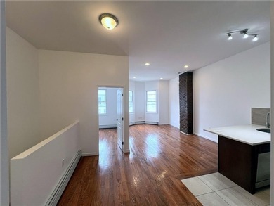 BUSHWICK. Fully Renovated With Designer Features And Loft-Like - photo 3