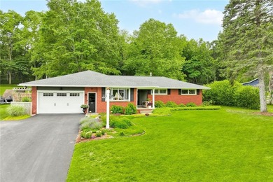 THOUGHTFULLY DESIGNED. METICULOUSLY MAINTAINED. TRULY - photo 3