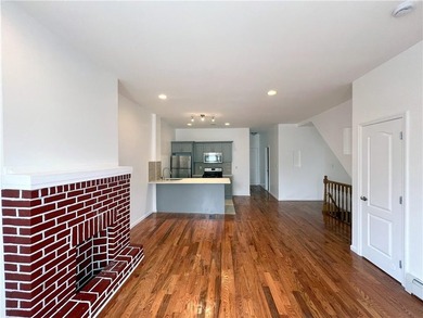 BUSHWICK. Fully Renovated With Designer Features And Loft-Like - photo 10
