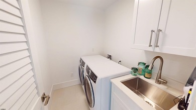 MOVE IN READY! ENJOY THE BEST OF SUMMER IN YOUR MARGATE HOME! - photo 34