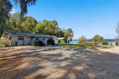 Come home to peaceful Lake Talquin living. Nice 3bed/2bath home - photo 3