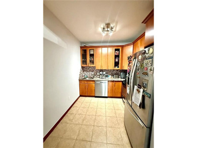 Welcome to this beautiful and wonderfully spaced out 1 bedroom