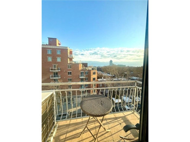 Welcome to this beautiful and wonderfully spaced out 1 bedroom